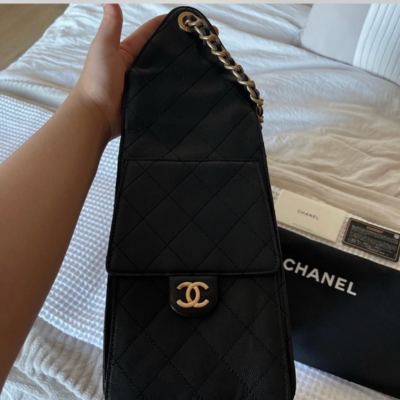 Chanel Black Quilted medium - Picture 3 of 7